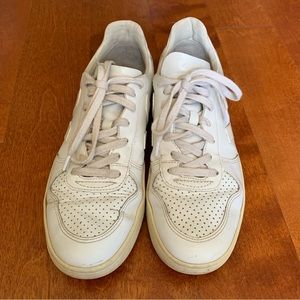 Veja V-10 White Leather Sneakers GUC size 40 Women’s 9